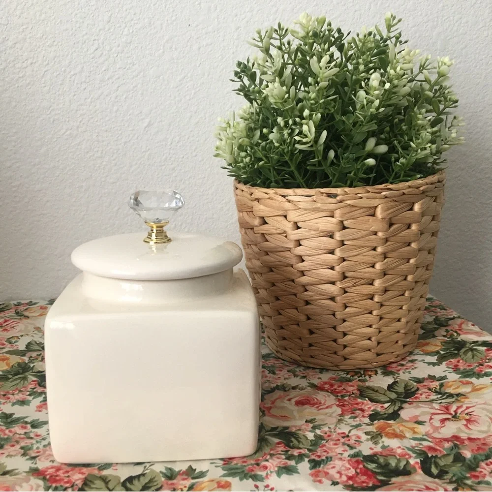 Decorative Jar with Diamond Jewel Knob